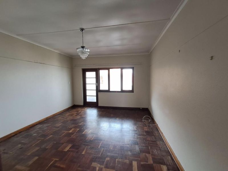 Charming and Secure Apartment in Southernwood - Photo 8