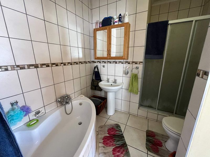 Charming Family Home in a Highly Sought-After Area - Photo 6