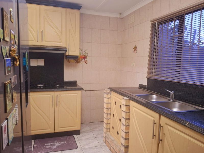 Urgent Sale - Stunning 3 Bedroom Family Home in Woodview, Phoenix - Photo 9