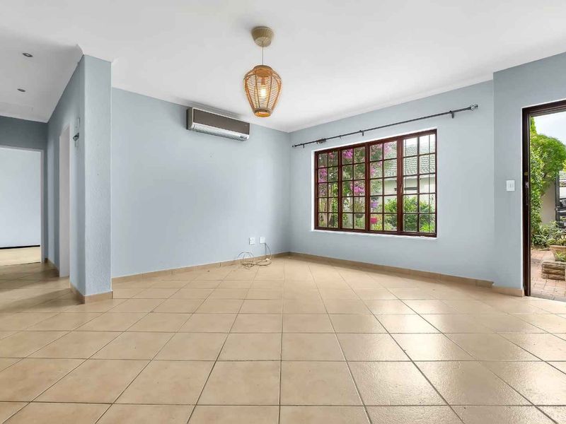 BRIGHT AND LIGHT THREE BEDROOM HOME WITH ALL THE ADDED EXTRAS - Photo 3