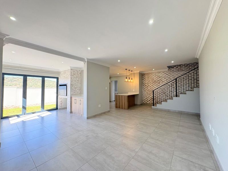 Modern, Stylish Townhouse Woodland Hills – Bergendal - Photo 2