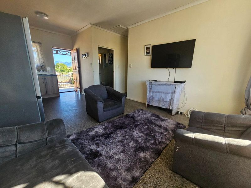 2 Bed 1 Bath Apartment in Arriza Apartments as investment or to use yourself. - Photo 7