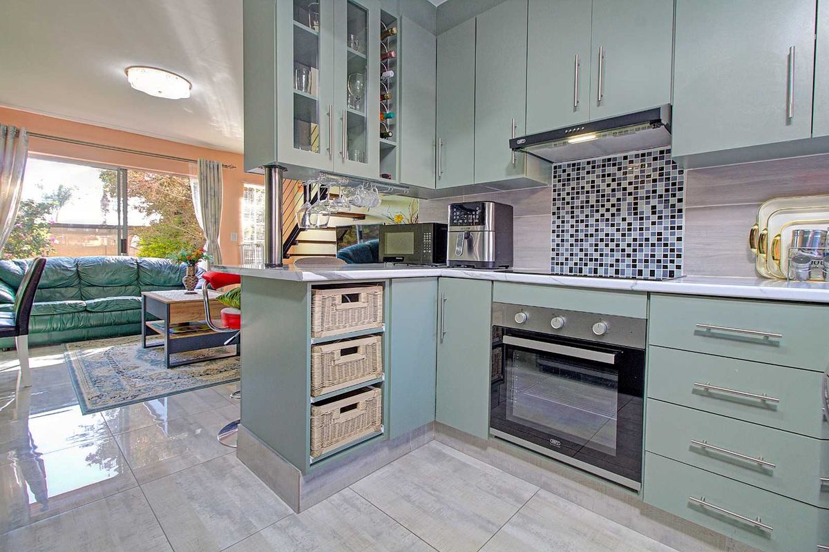 Solar-Powered Savings in Modern Oasis! - Photo 3