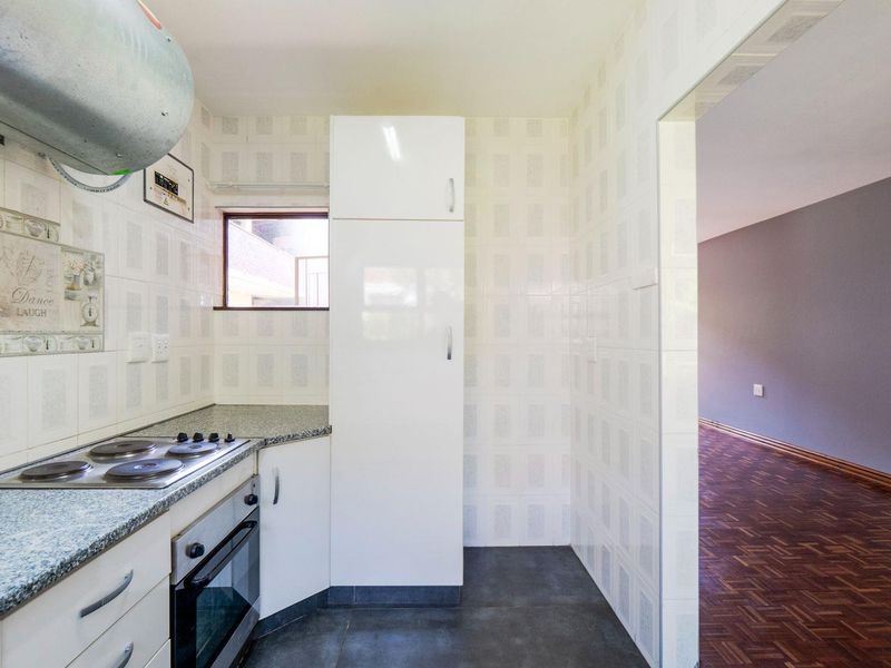 Spacious unit with sea and river views - Photo 9