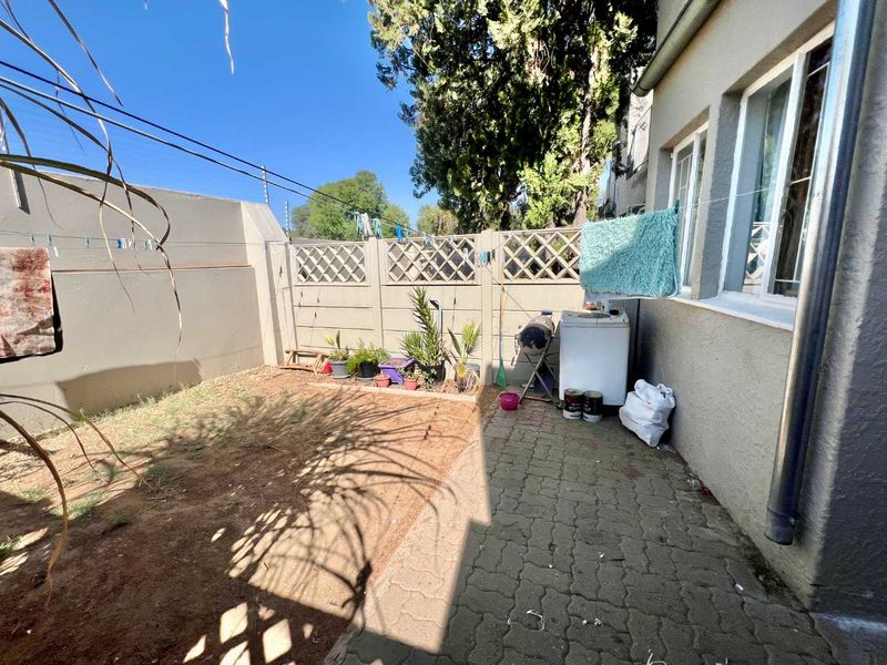 Cozy townhouse for sale - Photo 2