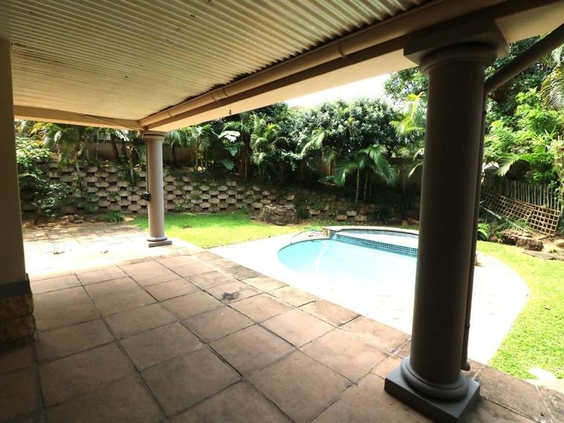 Spacious Umhlanga Townhouse with Pool Oasis - Photo 3