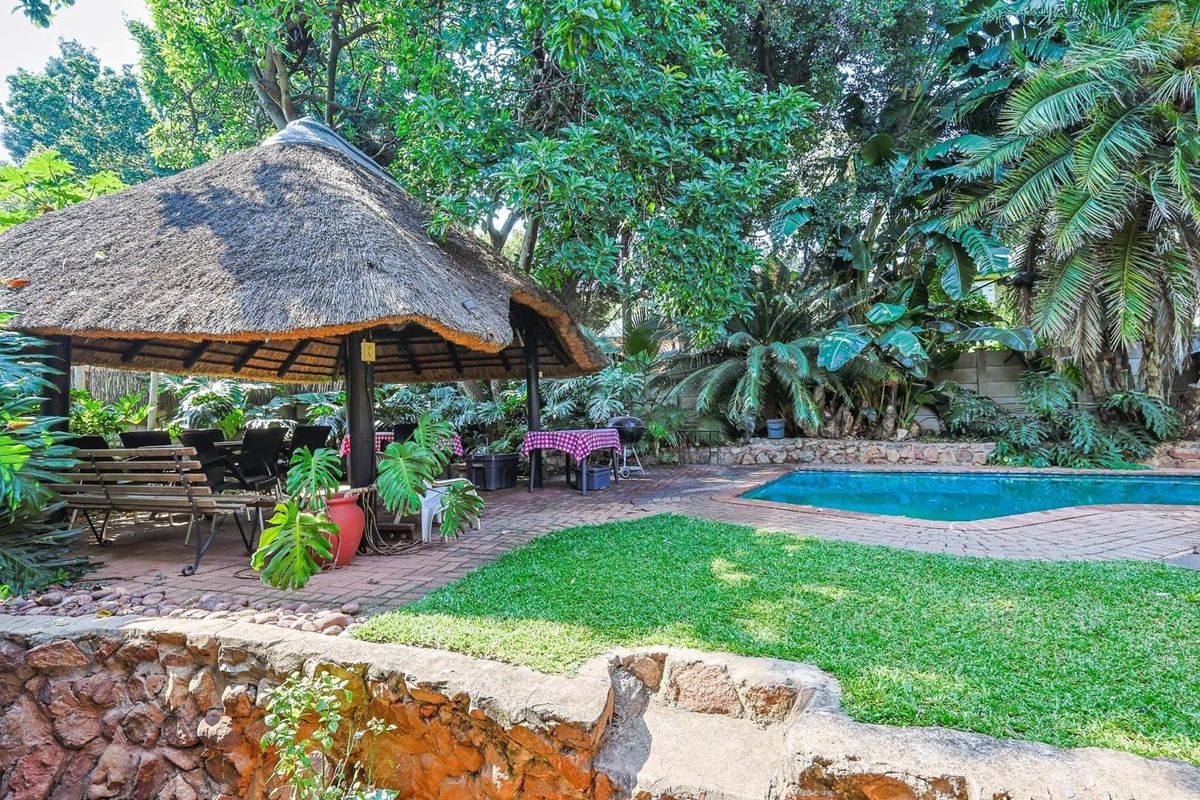 Family Home in Silverton - Photo 3