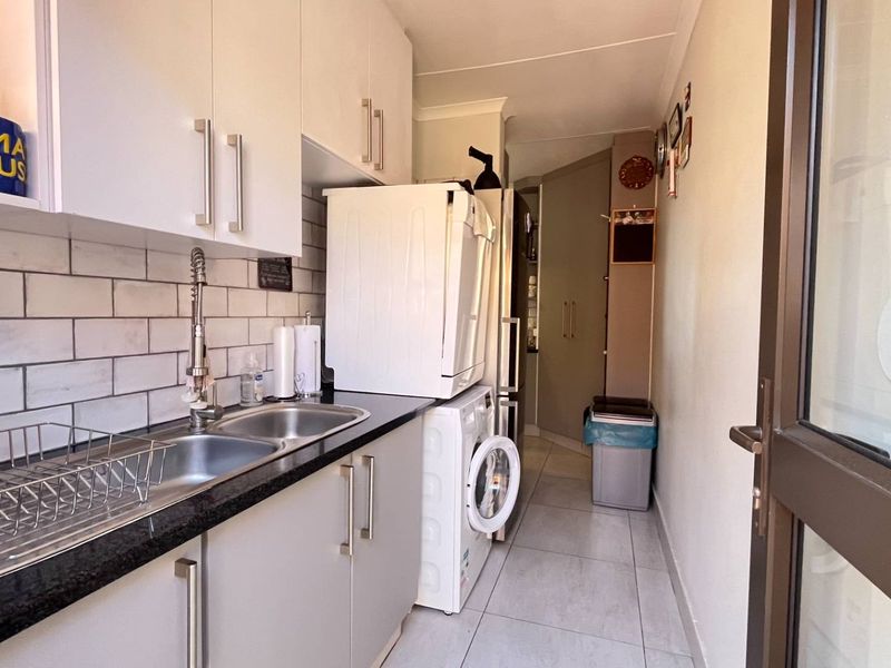 Modern Duet in Mossel Bay with Unmatched Ocean Views - Photo 8