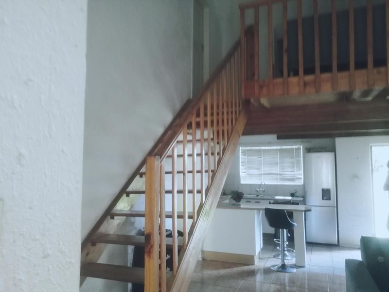 Secure duplex in upmarket suburb! - Photo 8