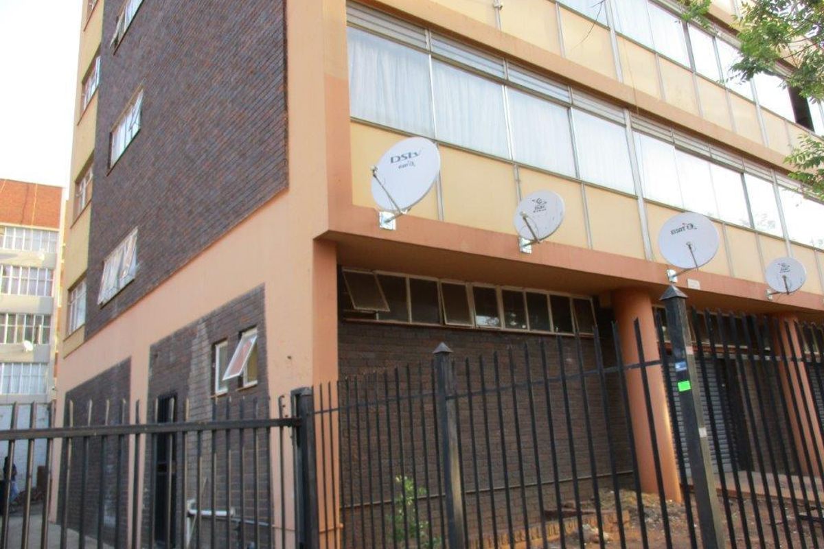 A BACHELOR FLAT TO RENT IN PRETORIA CENTRAL - Photo 3
