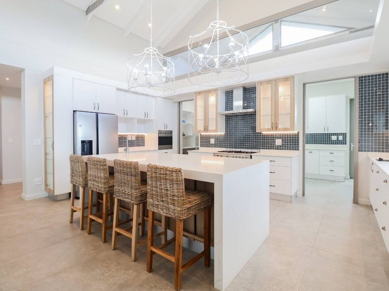 5 Bedroom, 6 Bathroom House for sale in Pinnacle Point Golf Estate - Photo 3