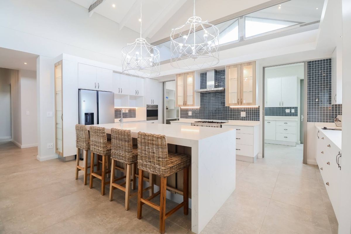 5 Bedroom, 6 Bathroom House for sale in Pinnacle Point Golf Estate - Photo 3