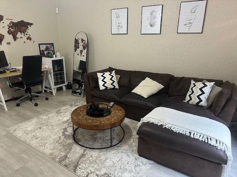 STYLISH ONE BED APARTMENT IN THE HEART OF MORNINGSIDE - Photo 8