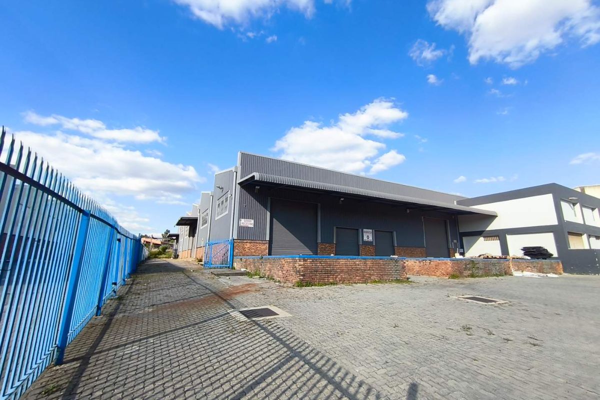 4616m2 warehouse to let in midrand prime area - Photo 2