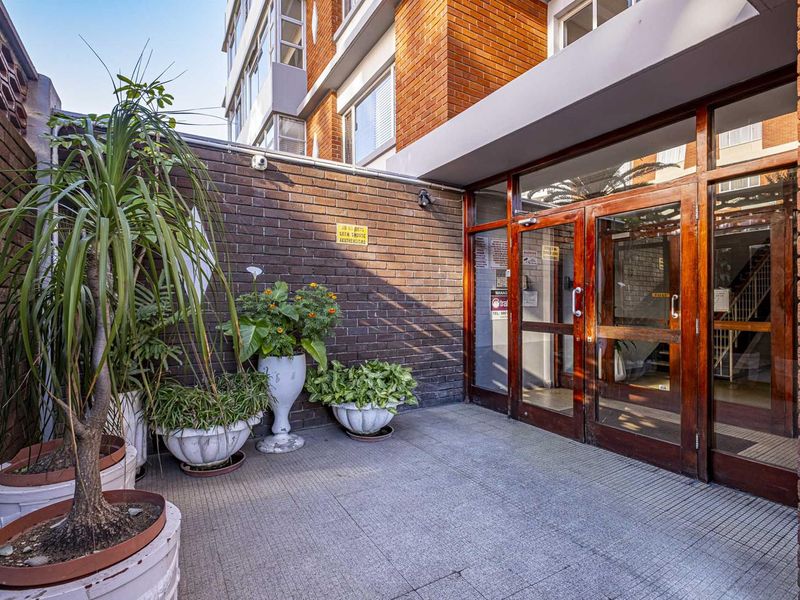 Ocean View 2-Bed Apartment | Ideal Student Accommodation Investment | Humewood - Photo 2