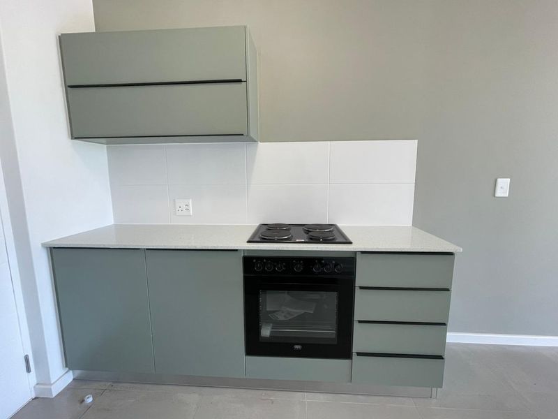 Brand New 2-Bedroom Apartment for Sale – River Views, Rivergate - Photo 3