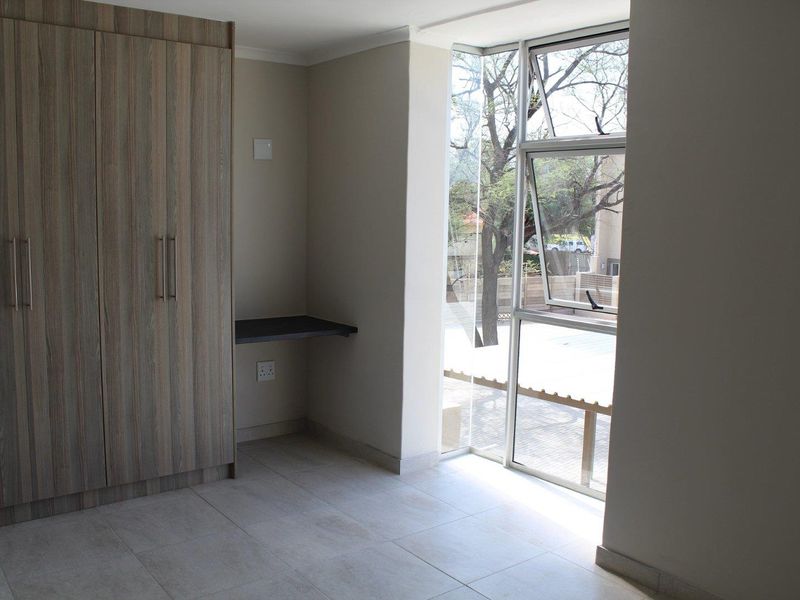 Eureka Court Spacious Apartment - Photo 9