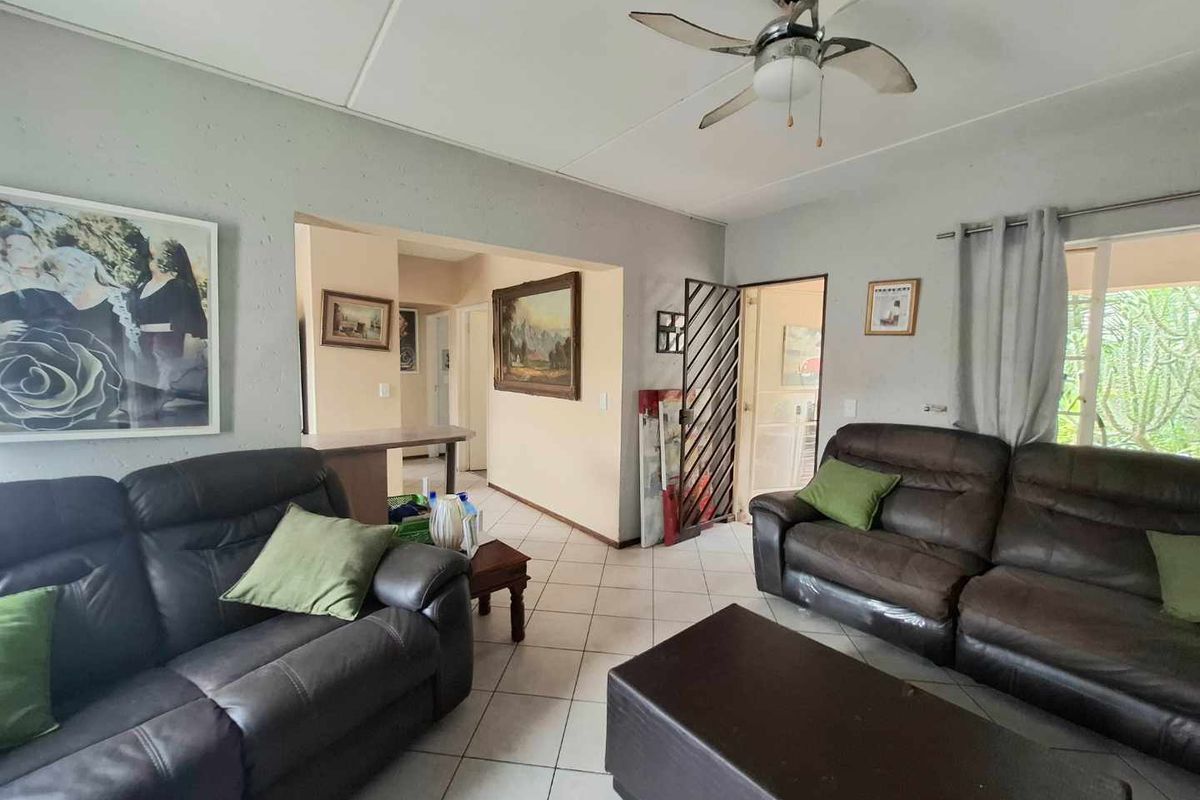 2 Bedroom On Ground Floor! - Photo 2