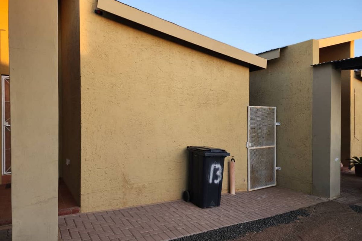 WESTDENE GARDENS COMPLEX UNIT FOR SALE IN KEETMANSHOOP - Photo 3