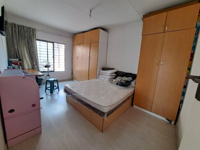 Schedule Your Viewing Today—Your Dream Home Awaits! - Photo 10