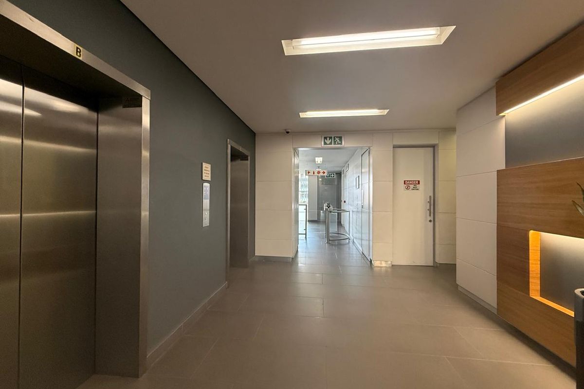 Oxford Corner Rosebank presents an exceptional 2nd floor office space of 475m2 - Photo 3