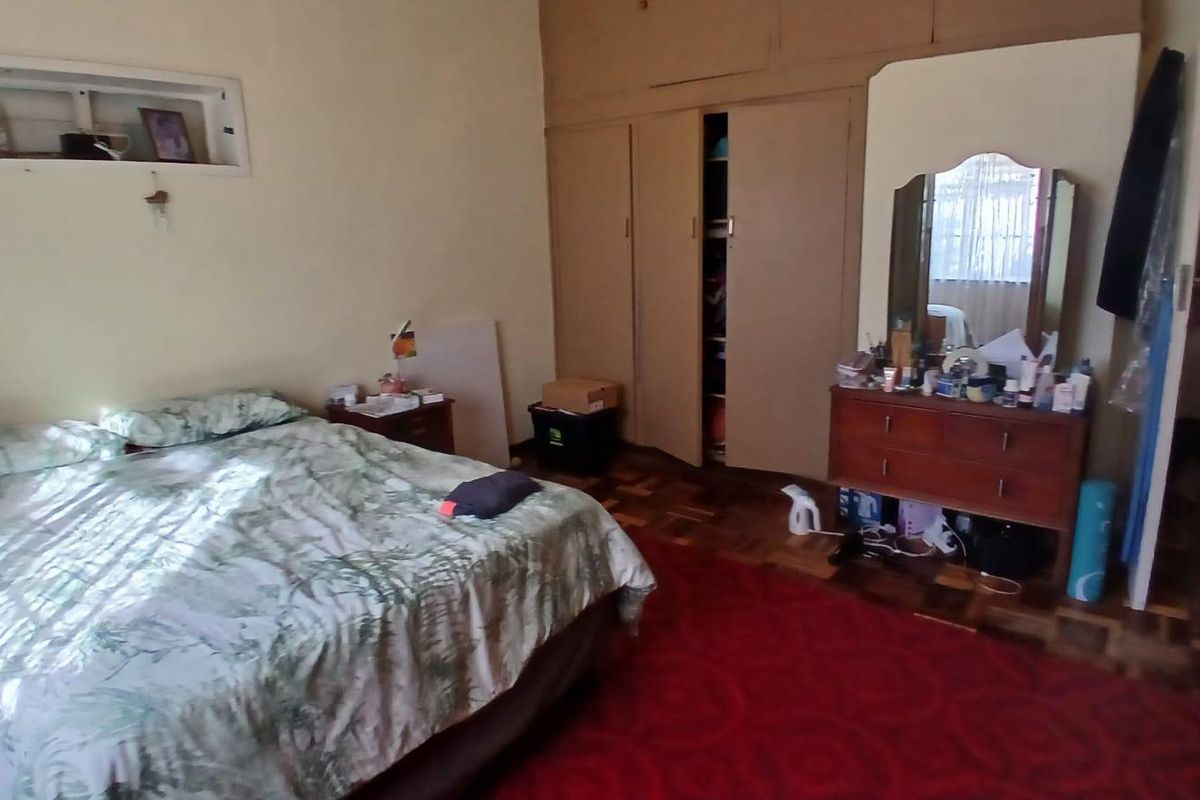 3-Bedroom property in sought-after area - Photo 4