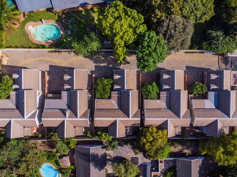 Exceptional 4-Bedroom Townhouse in Exclusive Farmers Folly Complex - Photo 6