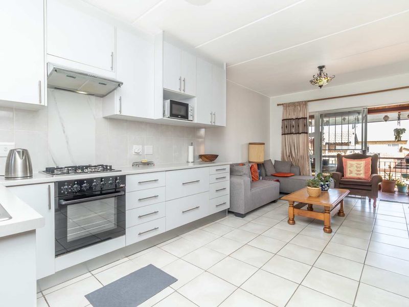 Honeypark Haven: Modern, Stylish, Perfect Home for Families & Pets! - Photo 3