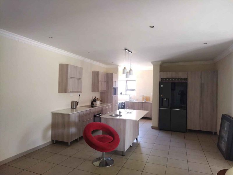 Your dream home awaits - Photo 7