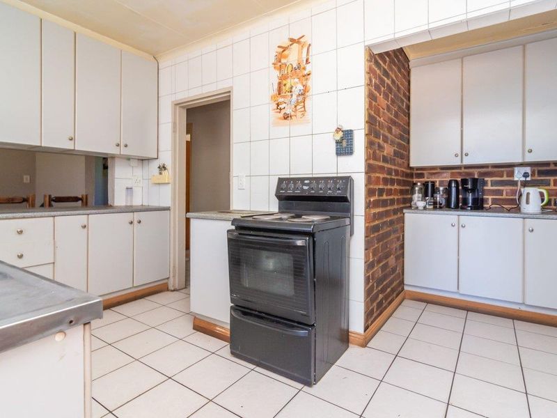 Discover the Charm of Corner Living - Photo 9