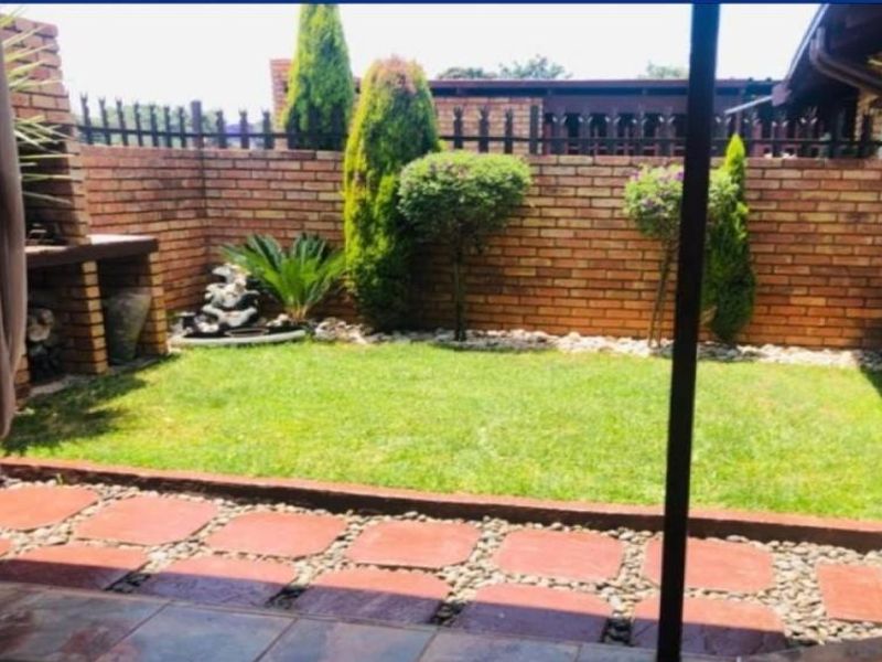 Simplex Townhouse - Photo 9