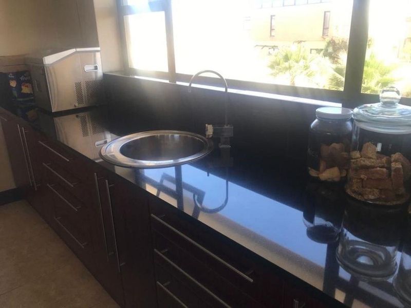 TO LET- FULLY FURNISHED 4 BEDROOM HOUSE IN VOGELSTRAND SWAKOPMUND, NAMIBIA - Photo 6