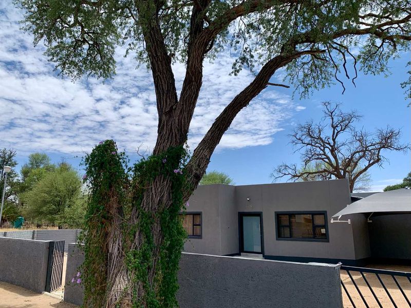 🌟 Discover Your Dream Home by the River, Okakango River Estate, Okahandja!🌟 - Photo 3