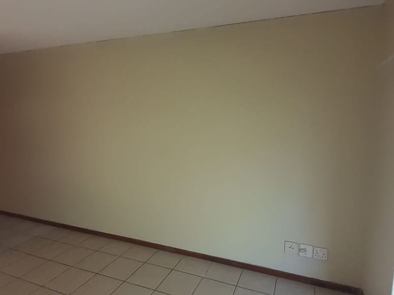 Bachelor to rent at Fairview village - Photo 5