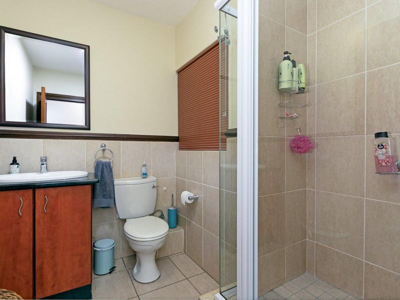 2 Bedroom Loft Apartment/Flat to Rent in Dainfern - Photo 10