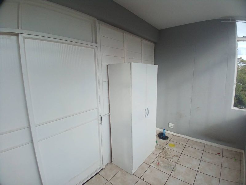 Room to rent in Arcadia - Photo 4