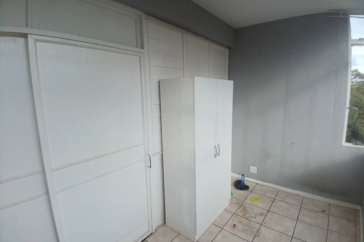 Room to rent in Arcadia - Photo 4