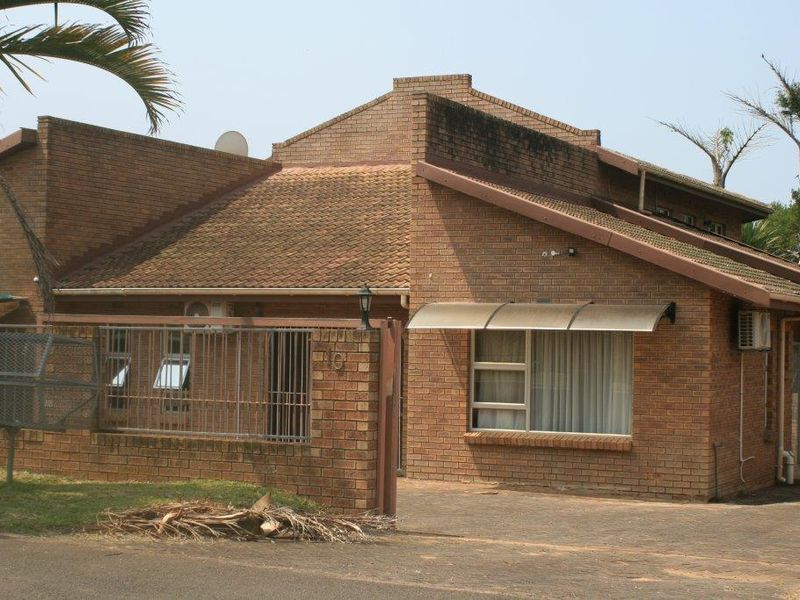 GREAT INVESTMENT OR HOLIDAY RETREAT!!! - Photo 2