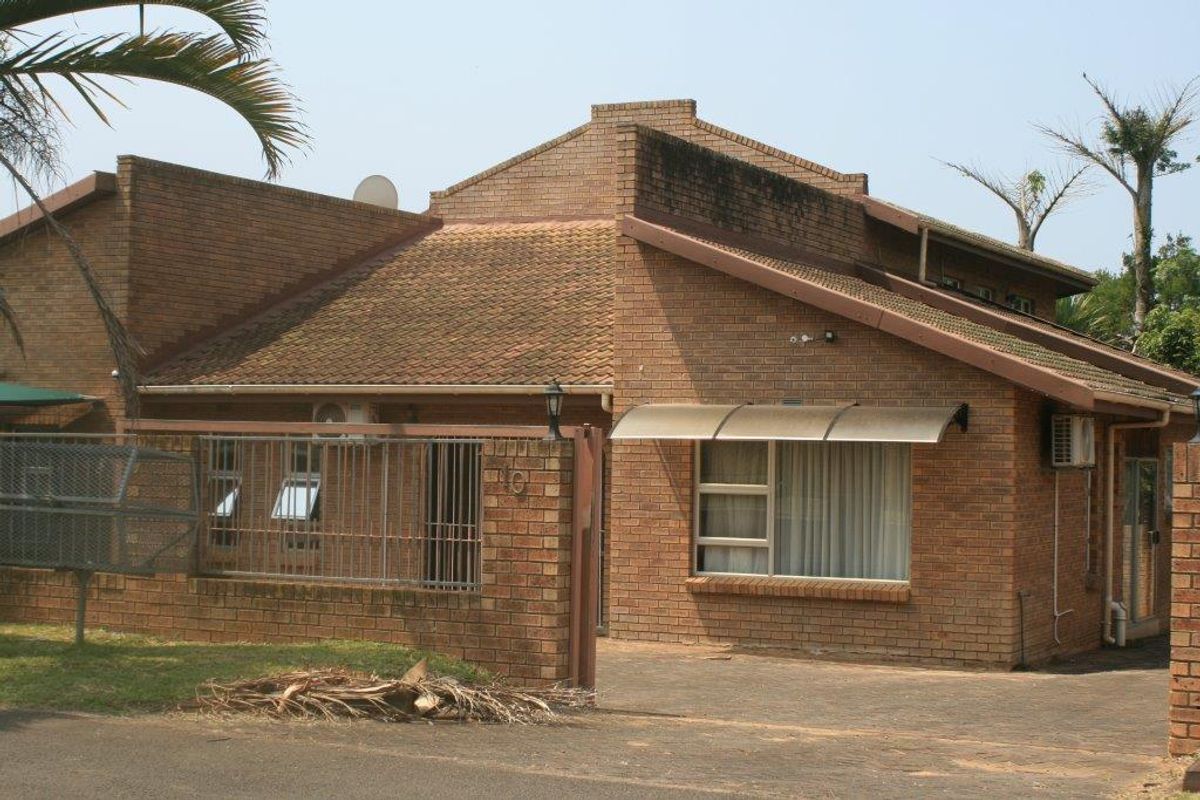 GREAT INVESTMENT OR HOLIDAY RETREAT!!! - Photo 2