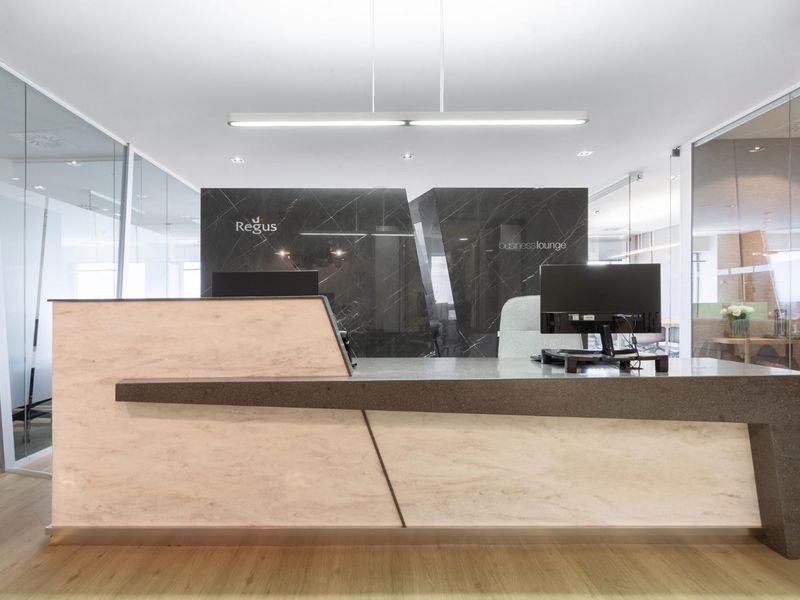Flexible workspace in Regus Eastlands Office Park - Photo 2