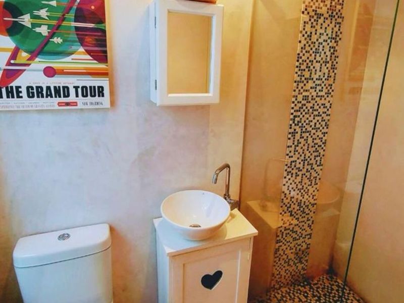 Charming 2 bedroomed home with seperate flatlet - Photo 7