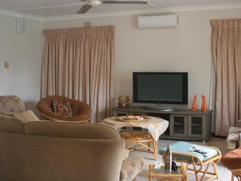 GREAT INVESTMENT OR HOLIDAY RETREAT!!! - Photo 5