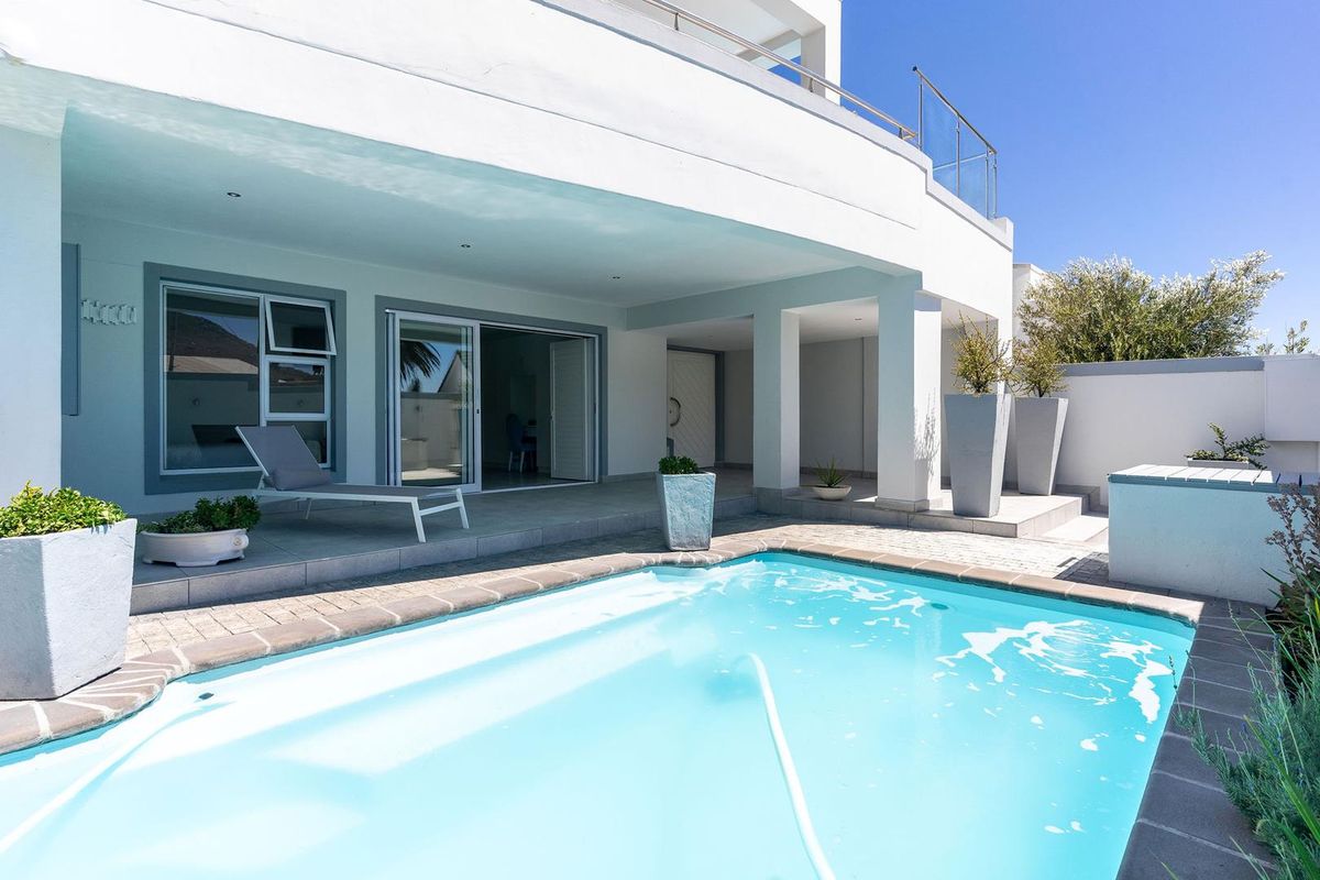 200 Metres from the Beach - Photo 3