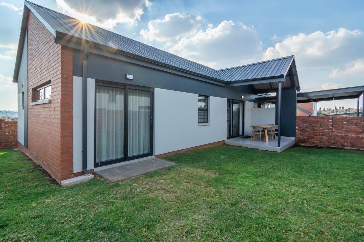 Spacious 4-bedroom single-storey family Home for sale in Baltimore Estate, Northriding - Photo 2