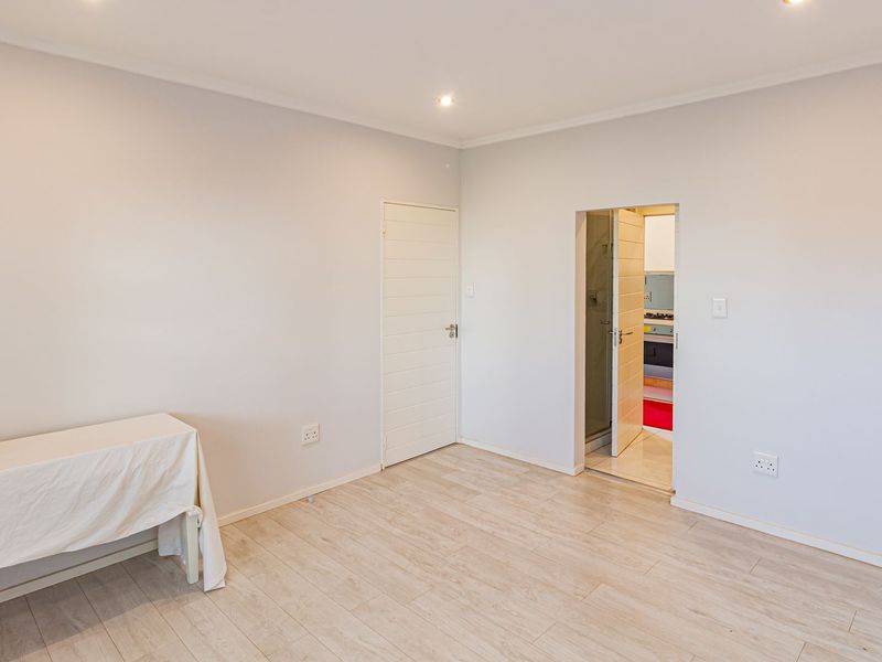 1 Bedroom Apartment for sale in Bryanston - Photo 10