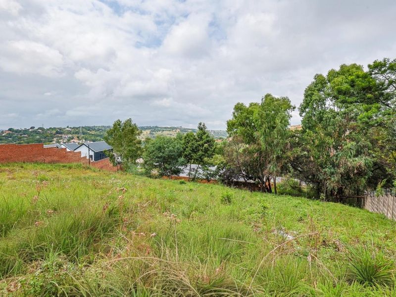 **Prime Vacant Land for Sale in Waterkloof Heights – 1792 m2** - Photo 6