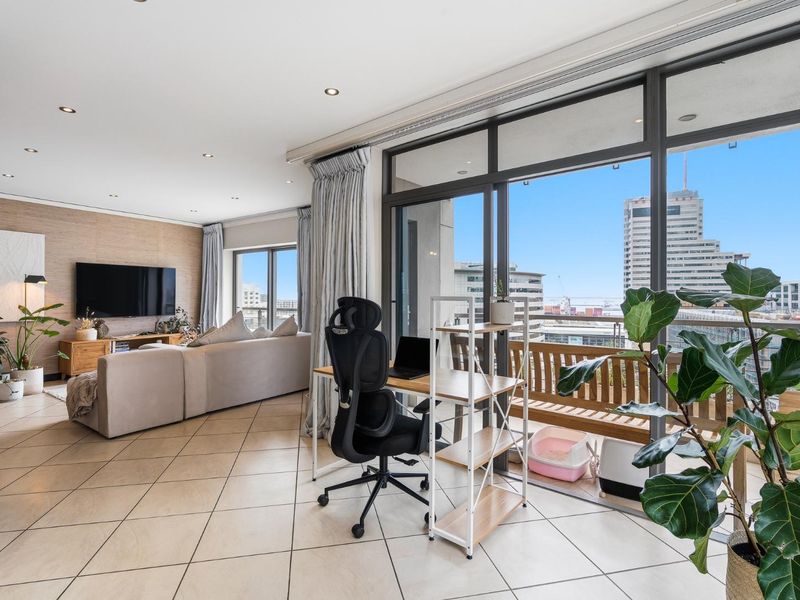 LUXURY, SPACE, GORGEOUS VIEWS IN THE FABULOUS ICON BUILDING - Photo 8