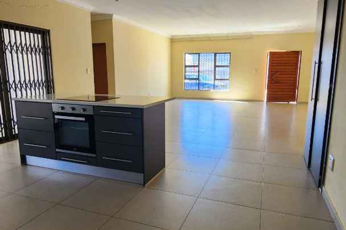 3 Bedroom House To Rent In The Orchards - Photo 2