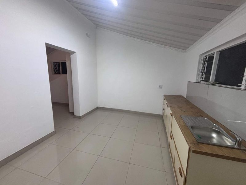 Secure 1 Bedroom Flatlet to Rent in Hayfields, Pietermaritzburg - Photo 2