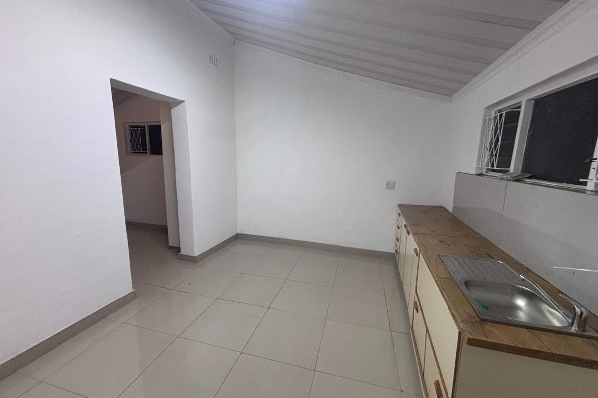 Secure 1 Bedroom Flatlet to Rent in Hayfields, Pietermaritzburg - Photo 2